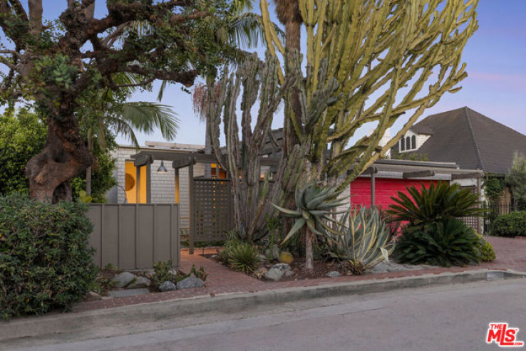 3 Bed Home for Sale in Los Angeles, California