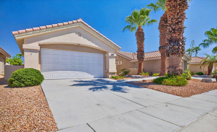 2 Bed Home for Sale in Palm Desert, California