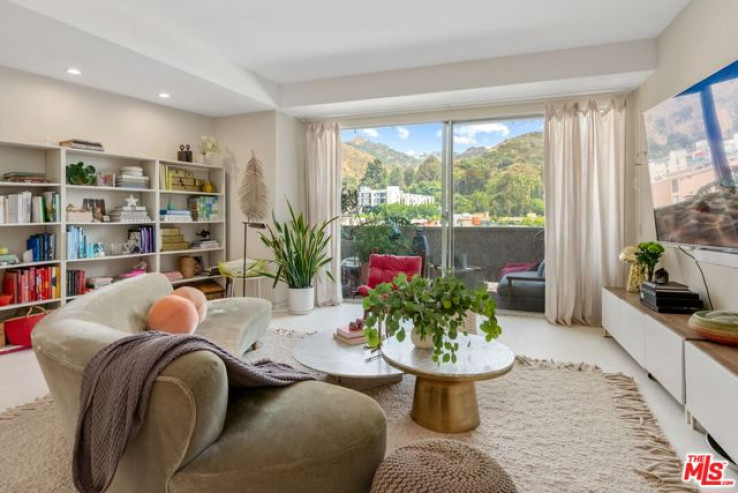 Residential Home in Sunset Strip - Hollywood Hills West