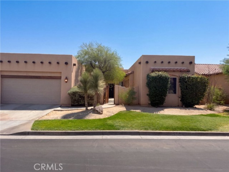 Residential Home in East Palm Desert