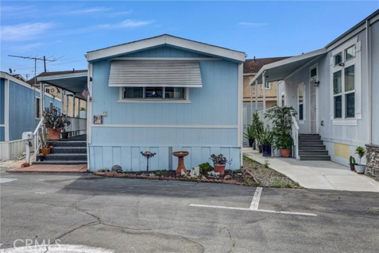 1 Bed Home for Sale in Costa Mesa, California