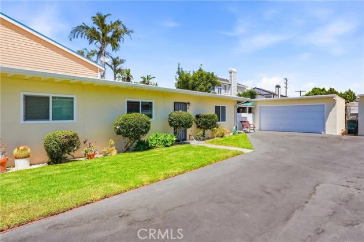 Residential Income in East Costa Mesa