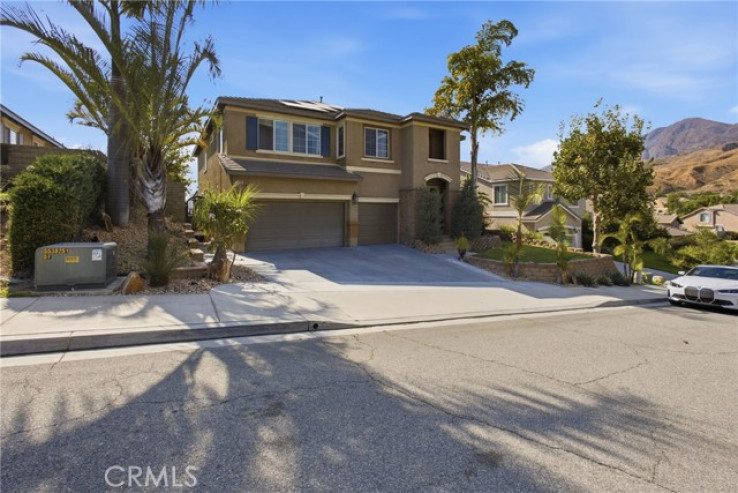6 Bed Home for Sale in Highland, California