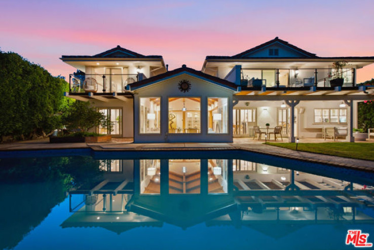 6 Bed Home for Sale in Los Angeles, California