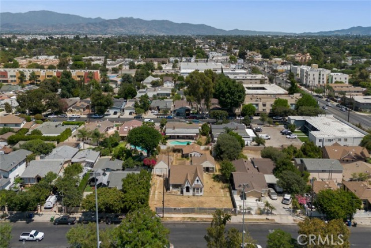 4 Bed Home for Sale in Van Nuys, California