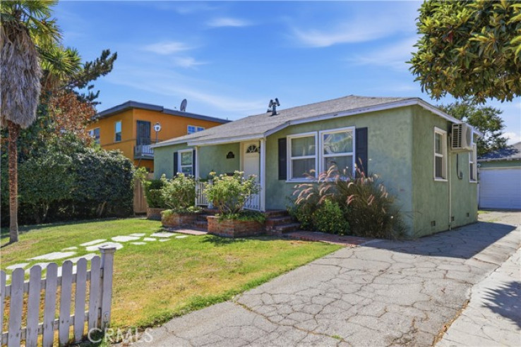 Residential Home in North Hollywood