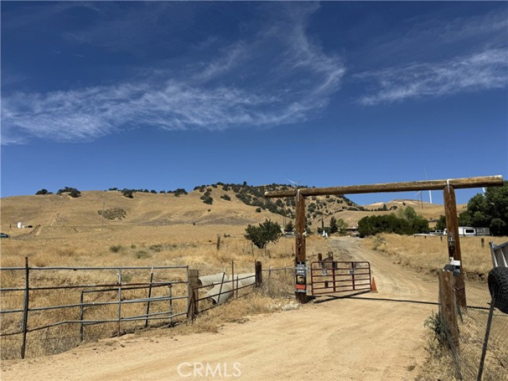 Residential Home in Mojave