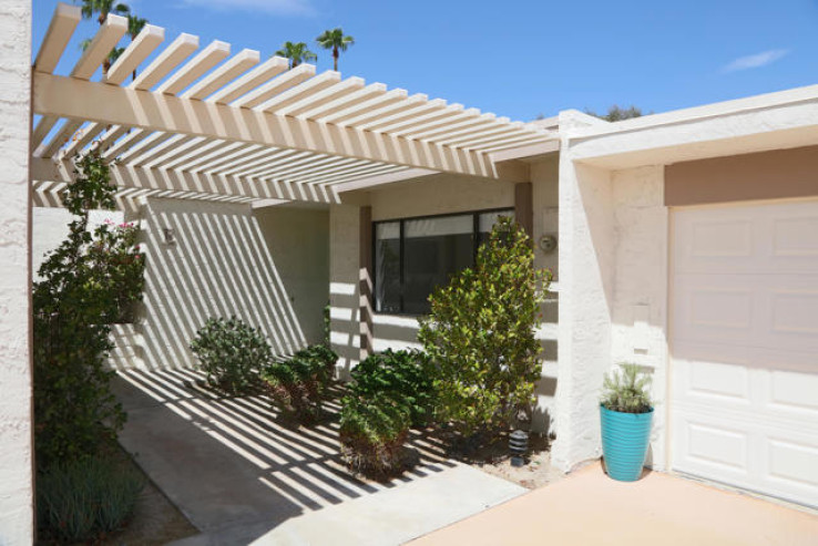 Residential Home in South Palm Desert