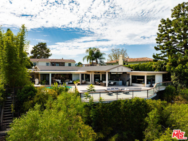 5 Bed Home for Sale in Los Angeles, California