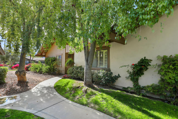 Residential Home in East Palm Desert