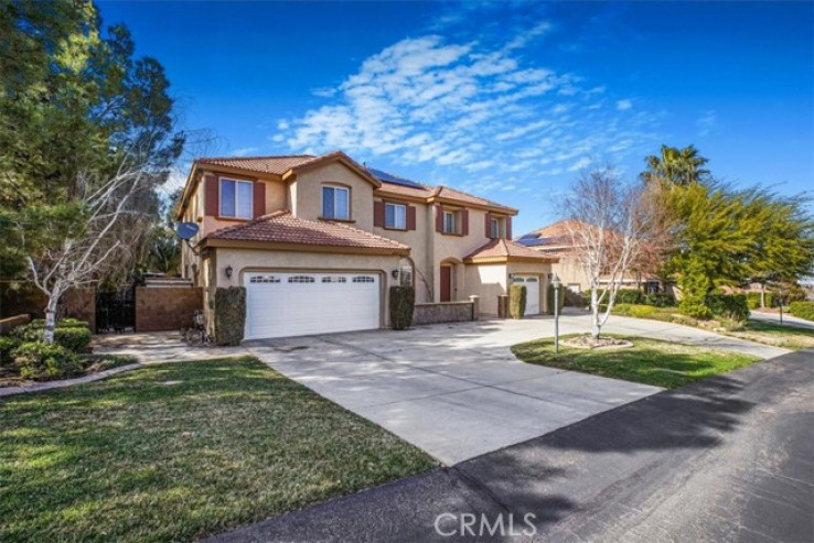 6 Bed Home for Sale in Palmdale, California