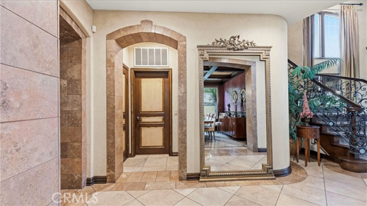 5 Bed Home for Sale in Burbank, California