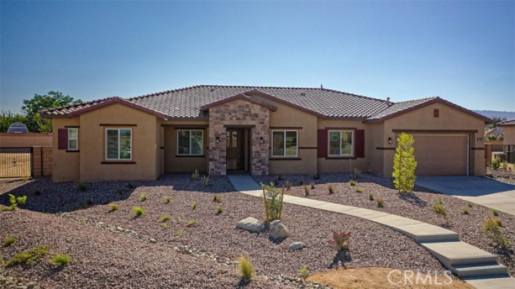 5 Bed Home for Sale in Apple Valley, California
