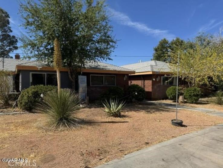 6 Bed Home for Sale in Lancaster, California