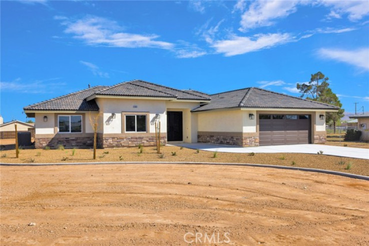 Residential Home in Apple Valley