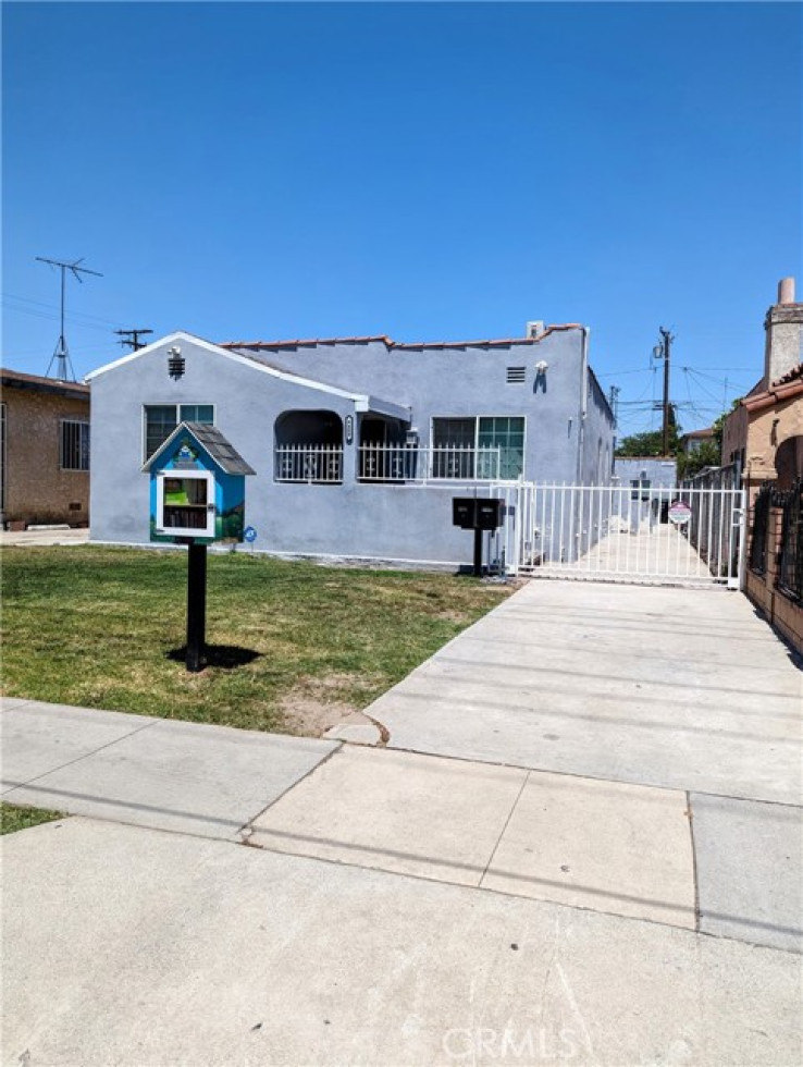 5 Bed Home for Sale in Maywood, California