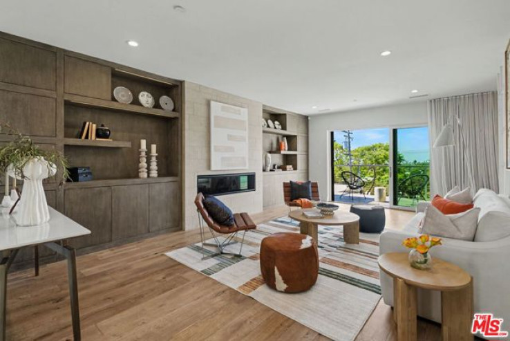4 Bed Home for Sale in Santa Monica, California