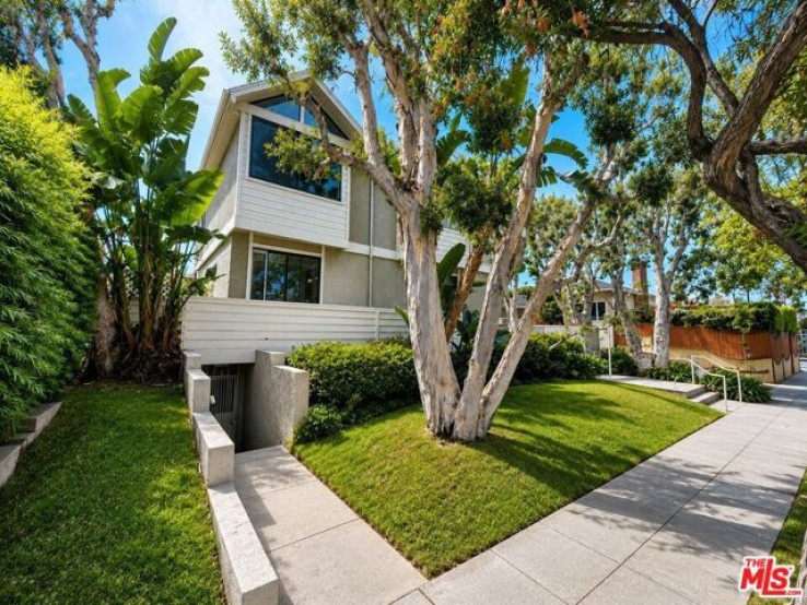 2 Bed Home for Sale in Santa Monica, California