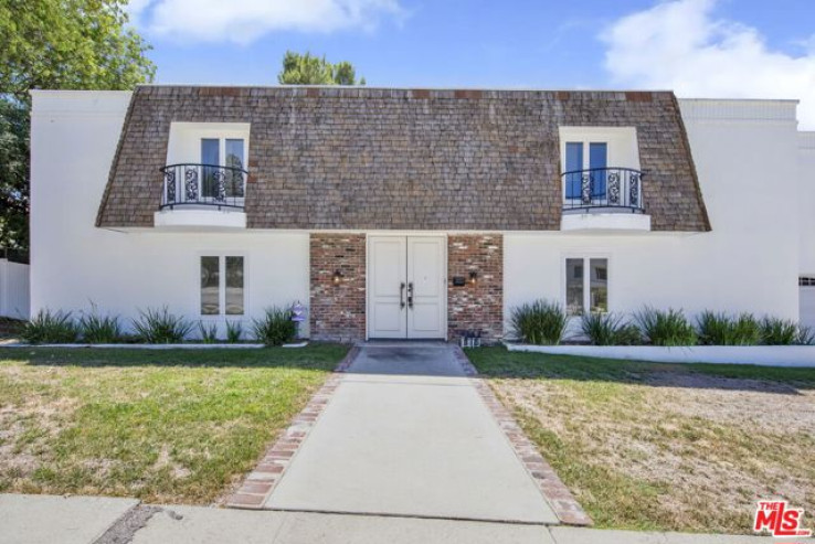 5 Bed Home for Sale in Los Angeles, California