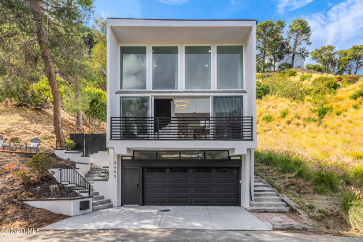 Residential Home in Sunset Strip - Hollywood Hills West