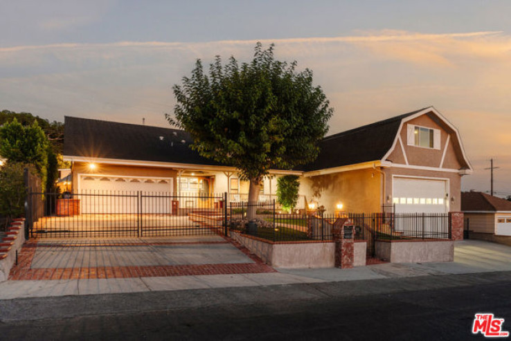 4 Bed Home for Sale in Los Angeles, California