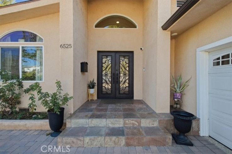 Residential Home in Mid Los Angeles
