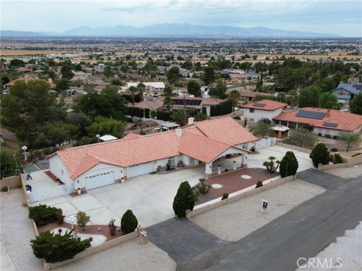5 Bed Home for Sale in Apple Valley, California
