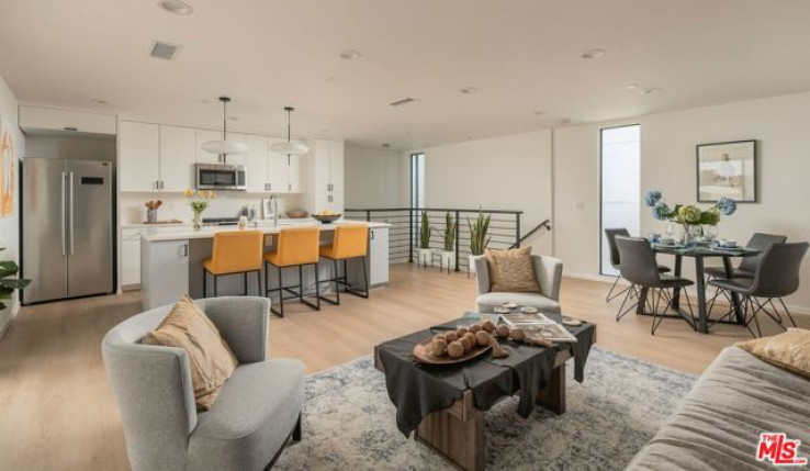 2 Bed Home for Sale in Los Angeles, California