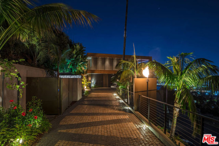 4 Bed Home for Sale in Los Angeles, California