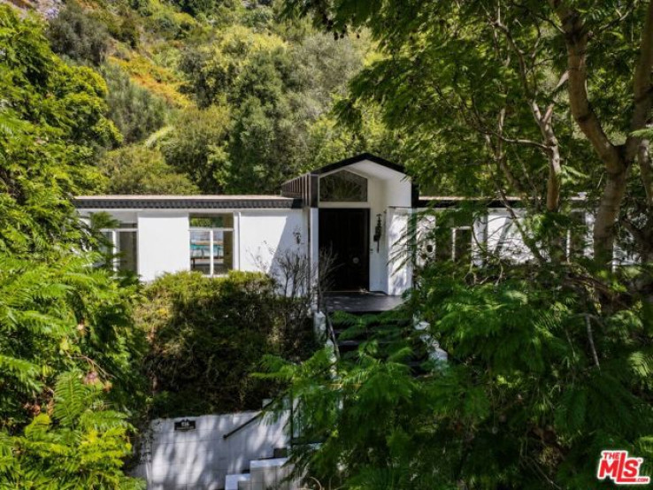 3 Bed Home for Sale in Los Angeles, California
