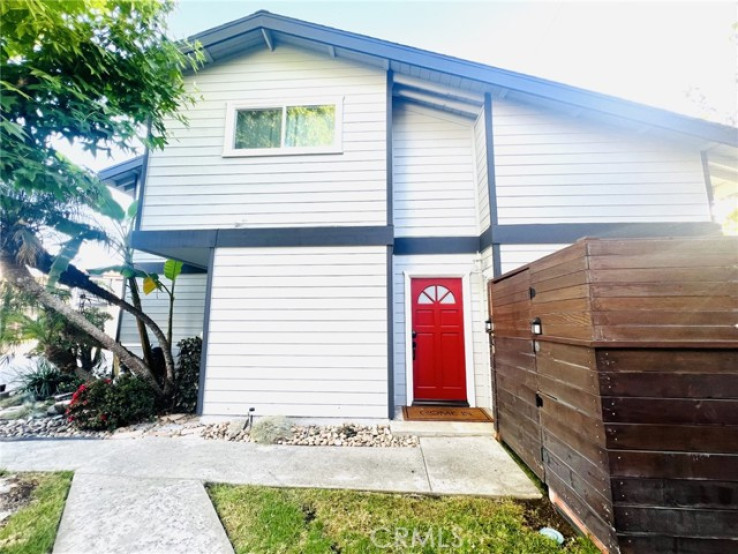 2 Bed Home for Sale in Costa Mesa, California
