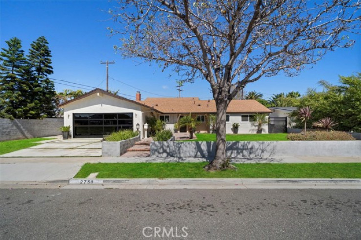 5 Bed Home for Sale in Costa Mesa, California