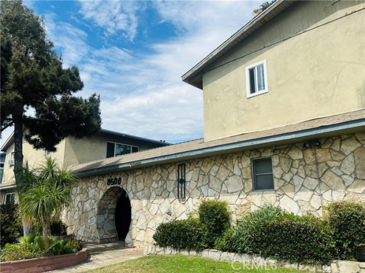 1 Bed Home for Sale in Los Angeles, California