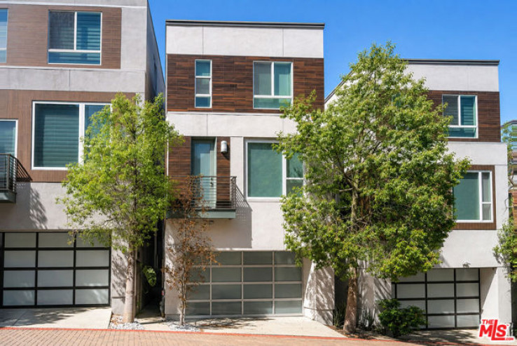 3 Bed Home for Sale in Los Angeles, California