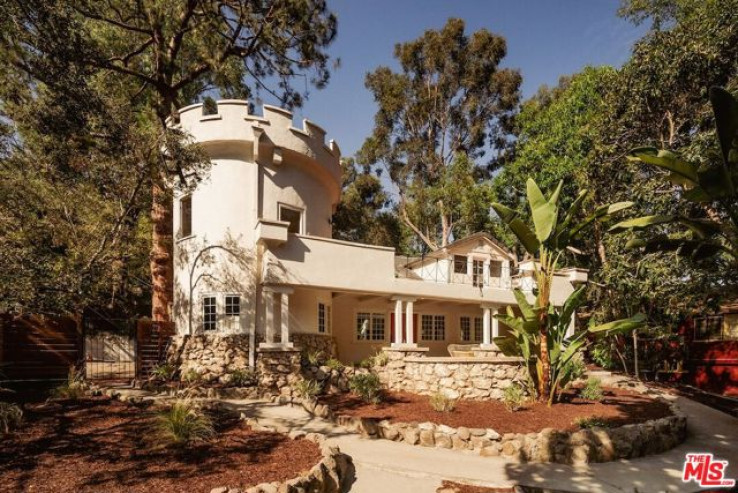5 Bed Home for Sale in Los Angeles, California