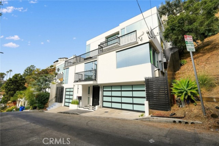 3 Bed Home for Sale in Los Angeles, California