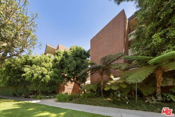 2 Bed Home for Sale in Los Angeles, California