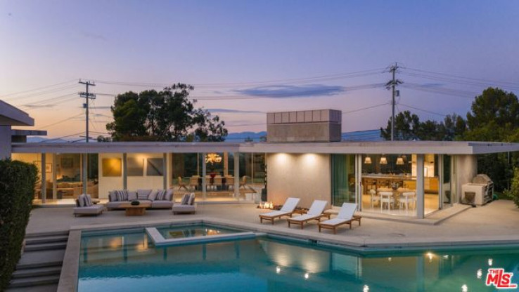 Residential Home in Bel Air - Holmby Hills