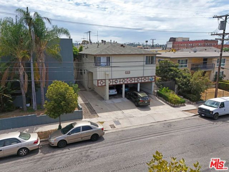 Residential Income in Hollywood