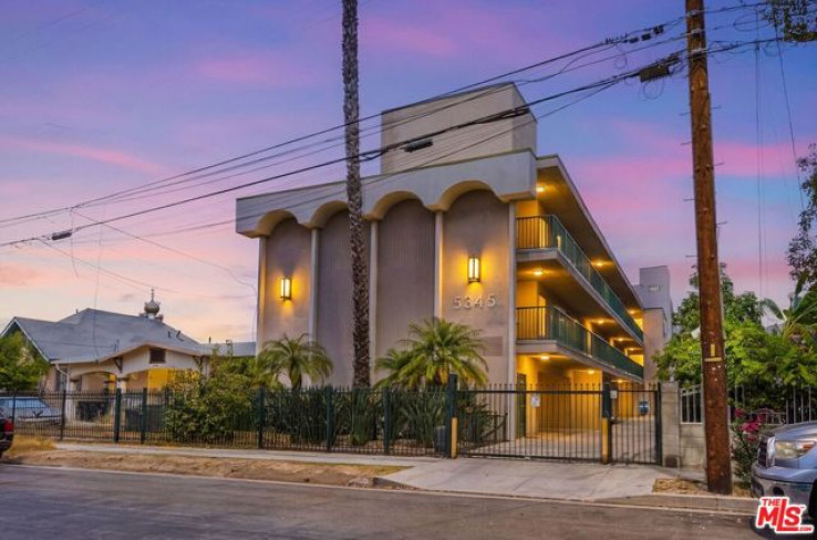 Residential Income in Hollywood