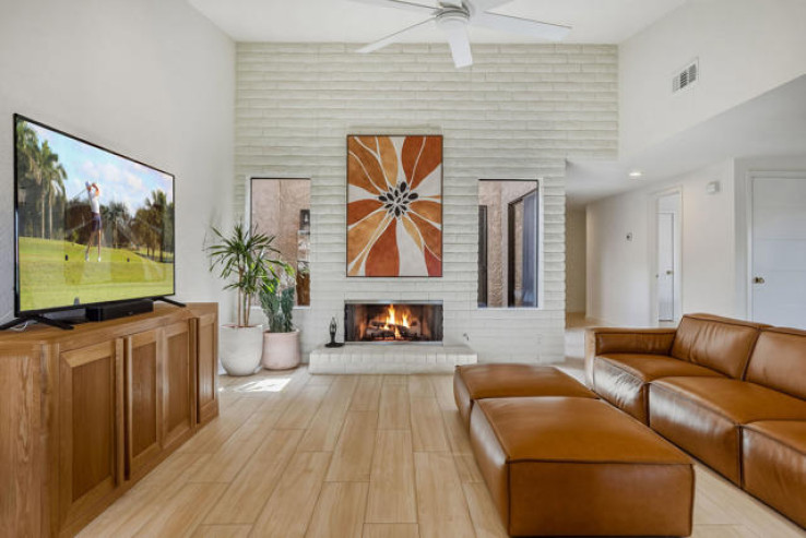 Residential Home in North Palm Desert