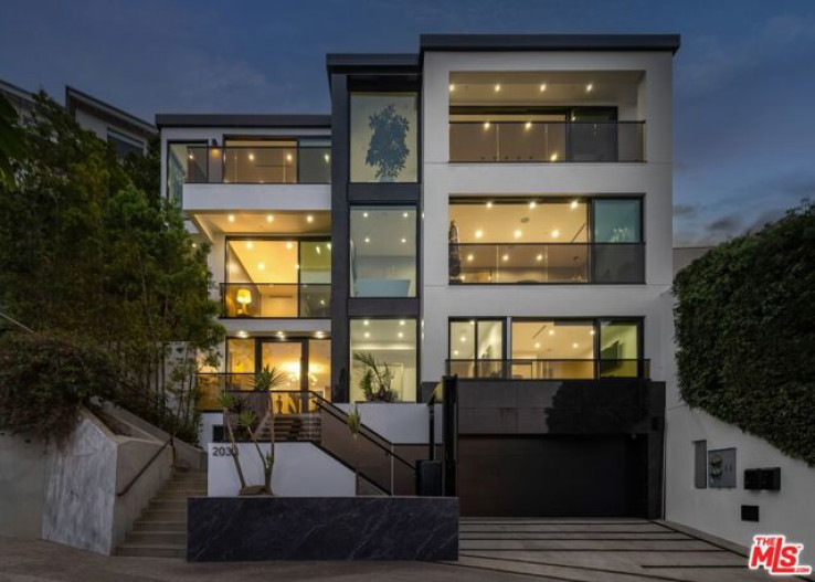 4 Bed Home for Sale in Los Angeles, California