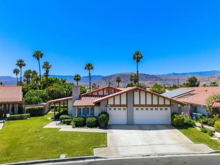 Residential Home in North Palm Desert