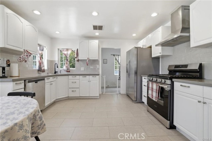 2 Bed Home for Sale in Canyon Country, California