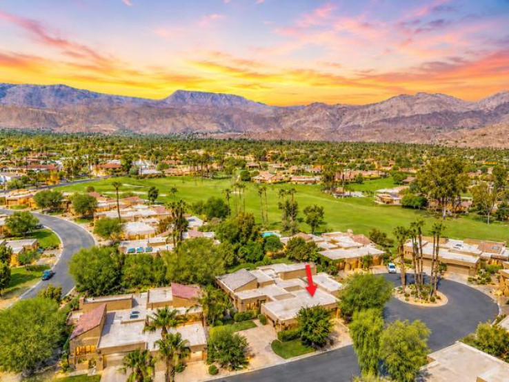 Residential Home in South Palm Desert