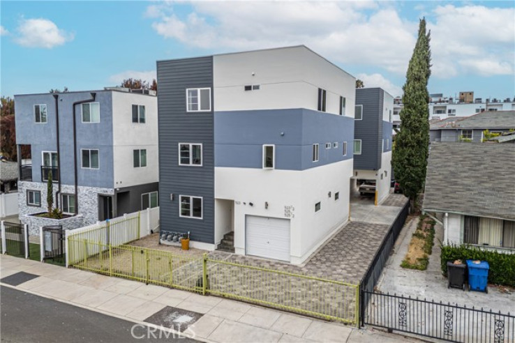 Residential Income in Hollywood