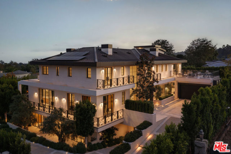 7 Bed Home for Sale in Los Angeles, California