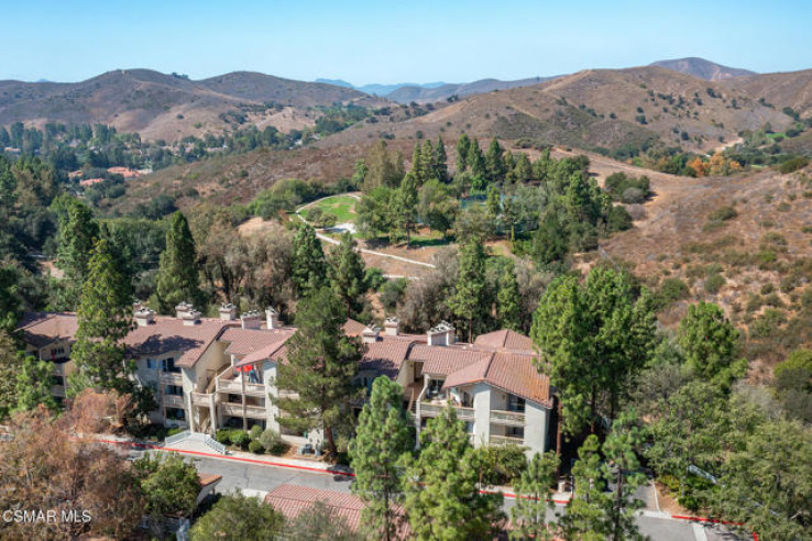 1 Bed Home for Sale in Oak Park, California