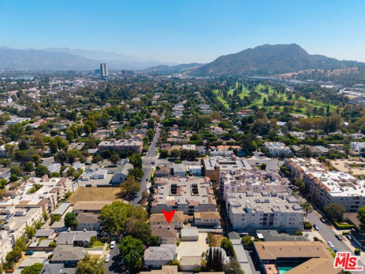  Income Home for Sale in Toluca Lake, California