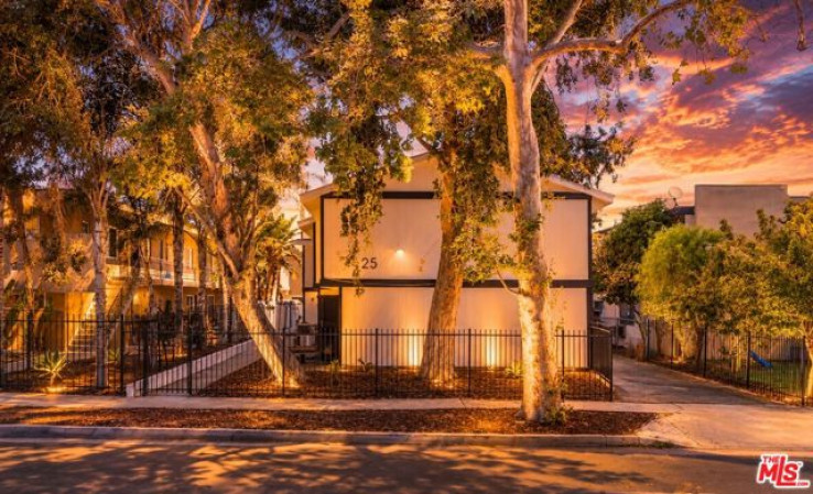 Residential Income in North Hollywood